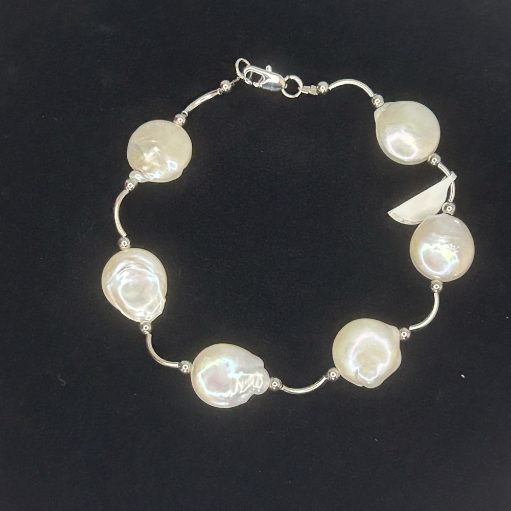 Elegant white keshi Pearl Bracelet